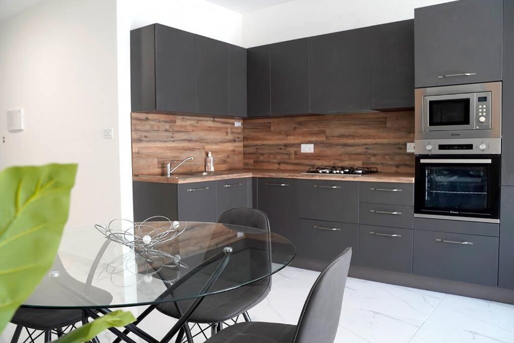 Luxurious Apartment Next To The Sea Gzira Eksteriør billede